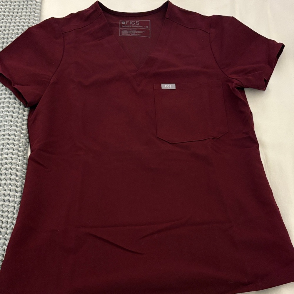 FIGS Catarina One-Pocket Scrub Top